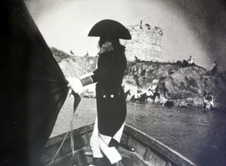 Image extraite de l'exposition Napoléon Abel Gance - Bastion, Porto Vecchio  Alain Pistoresi Image extraite de l'exposition Napoléon Abel Gance - Bastion, Porto Vecchio  Alain Pistoresi