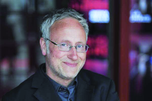 Pierre-Yves Vandeweerd, le cinéma du réel. Samedi 18 novembre 2017 à partir de 20h30.Soirée en présence de Pierre-Yves Vandeweerd et en partenariat avec CINEMOTION. Salle Abel Gance.